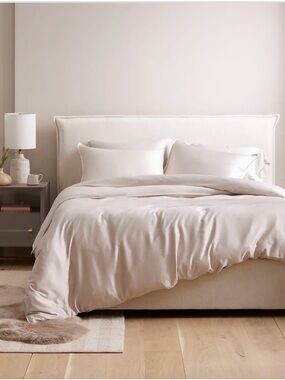 Quince Silk Duvet Cover Set in Soft Sand